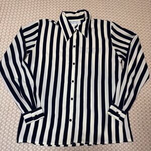 Womens long sleeve Button Down Top Medium White Blue Stripe Classic Lightweight
